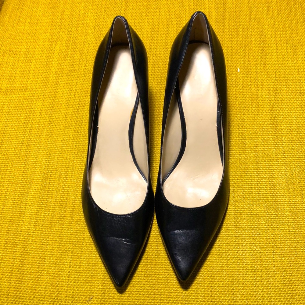 💅 Classic black heels